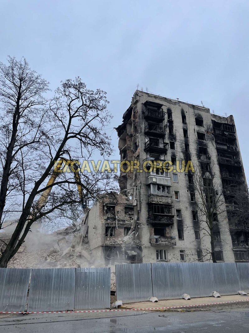 Демонтаж 9-ти поверхової будівлі в м.Ірпінь зруйнованої в наслідок агресії рф.